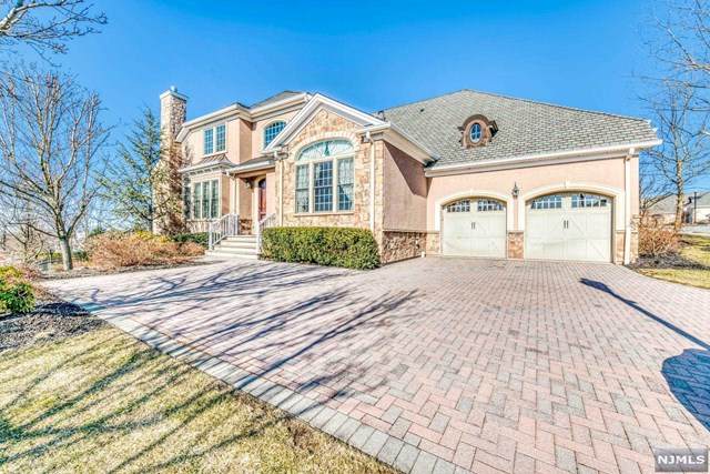 1 Windsor Lane - Photo 1