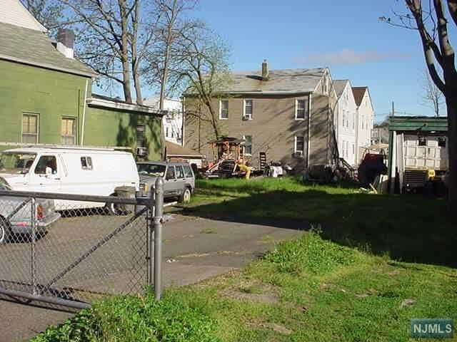 129 Willard Street - Photo 1