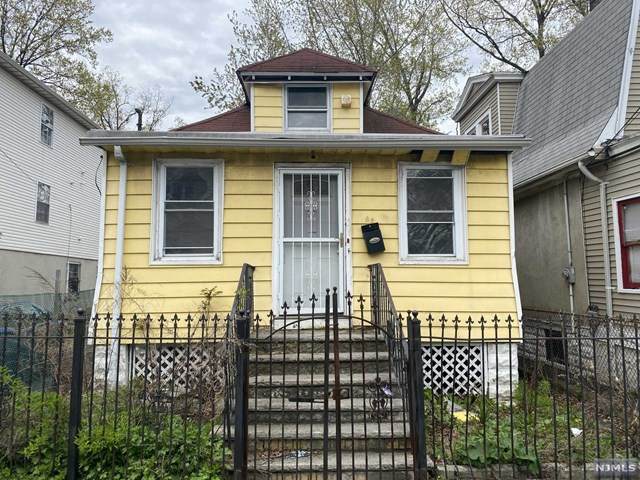 82 Shaw Avenue - Photo 1