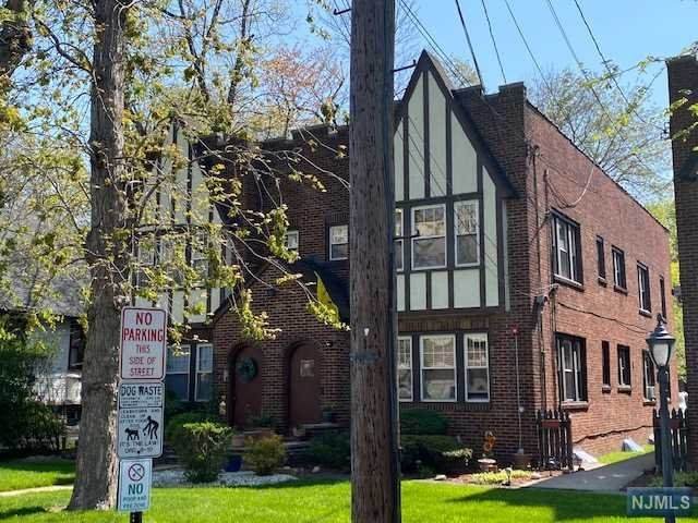 439 Stockton Place - Photo 1