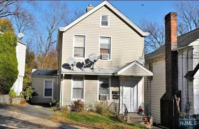 19 Mohawk Avenue - Photo 1