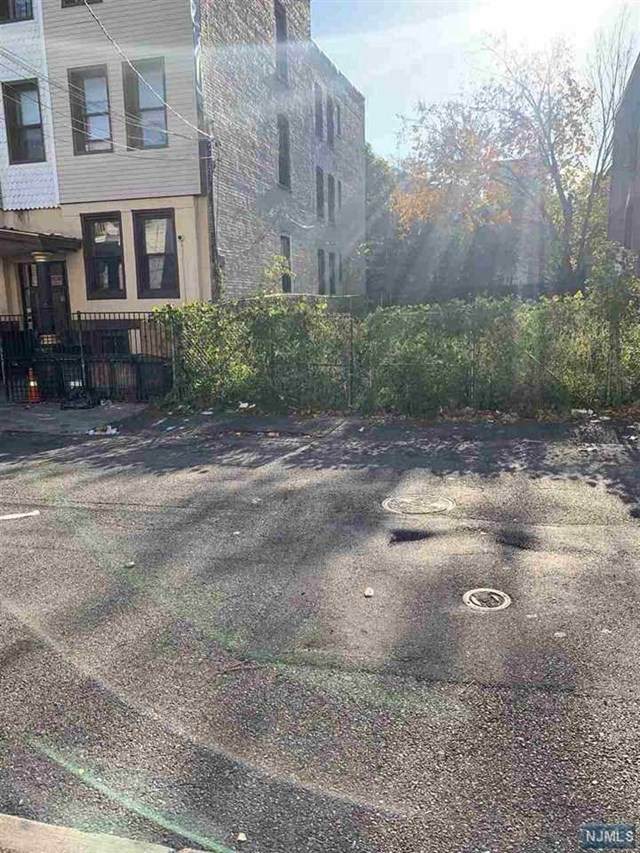 193 Myrtle Avenue - Photo 1