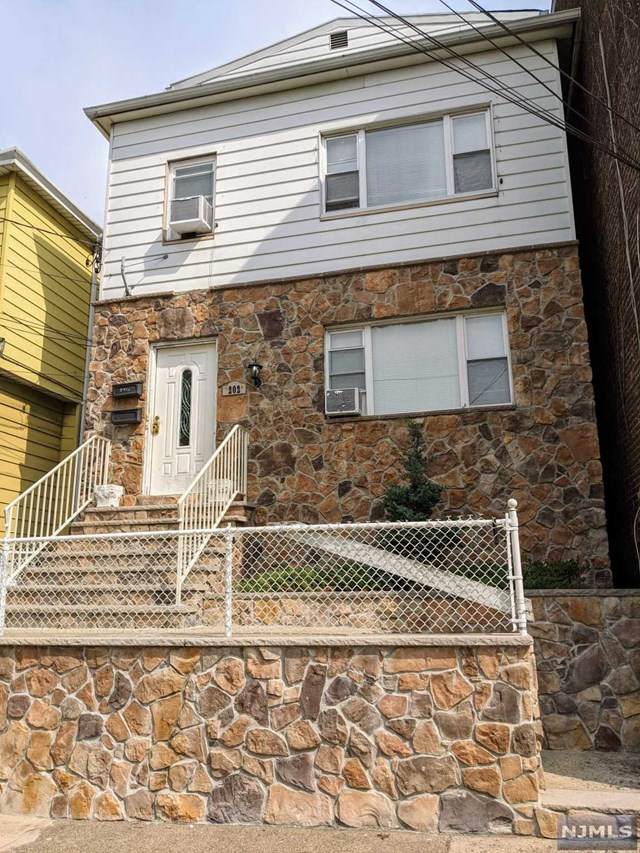 202 Cambridge Avenue - Photo 1