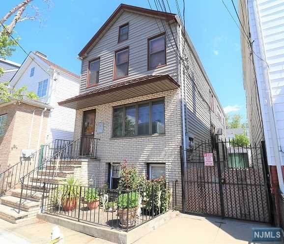 281 Walnut Street - Photo 1
