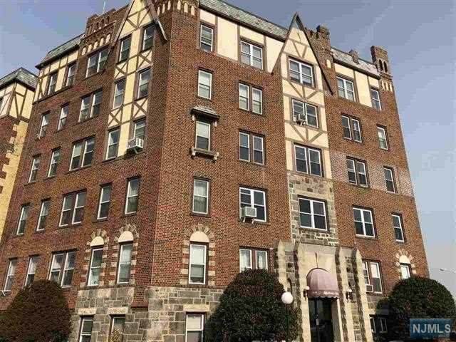 7435 Boulevard East - Photo 1
