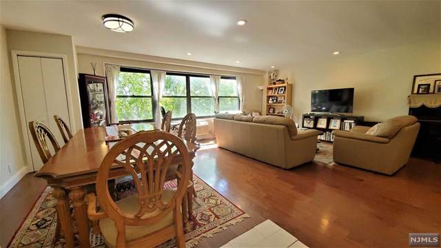 2352 Linwood Avenue - Photo 1