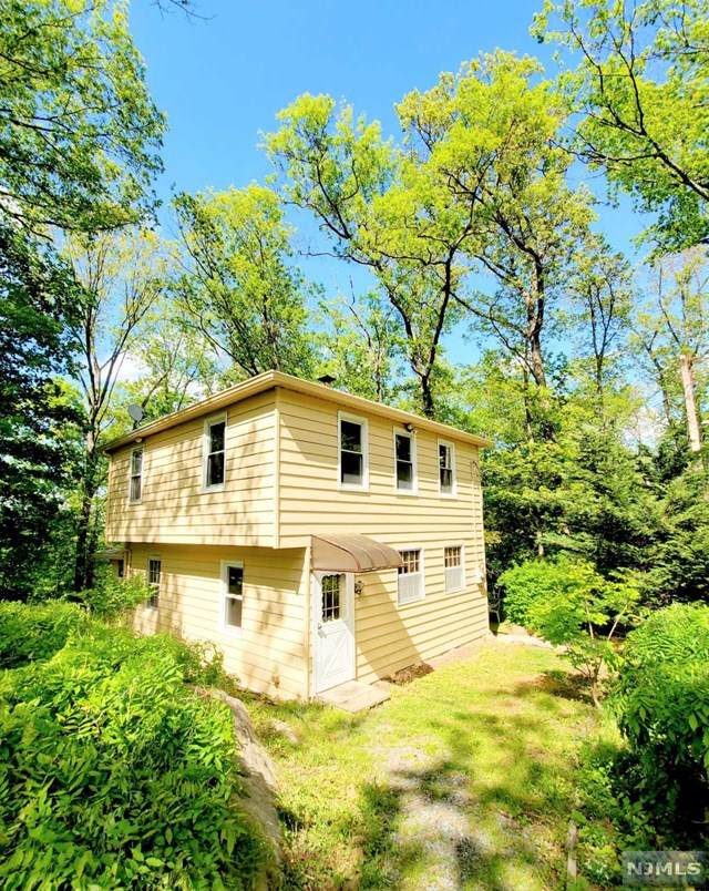 19 Skyland Avenue - Photo 1