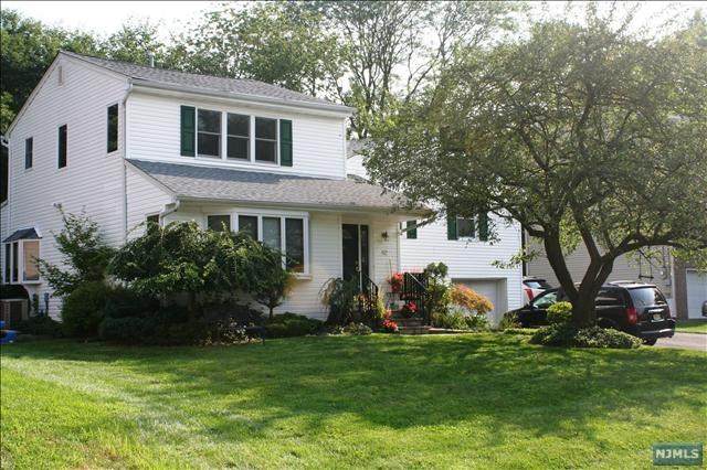 82 Heatherhill Road - Photo 1