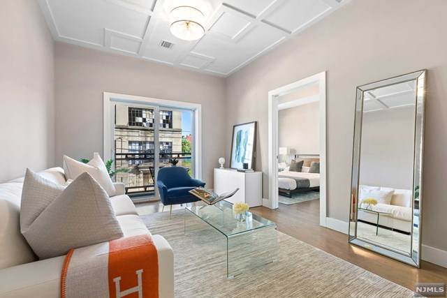 313 Pine Street - Photo 1