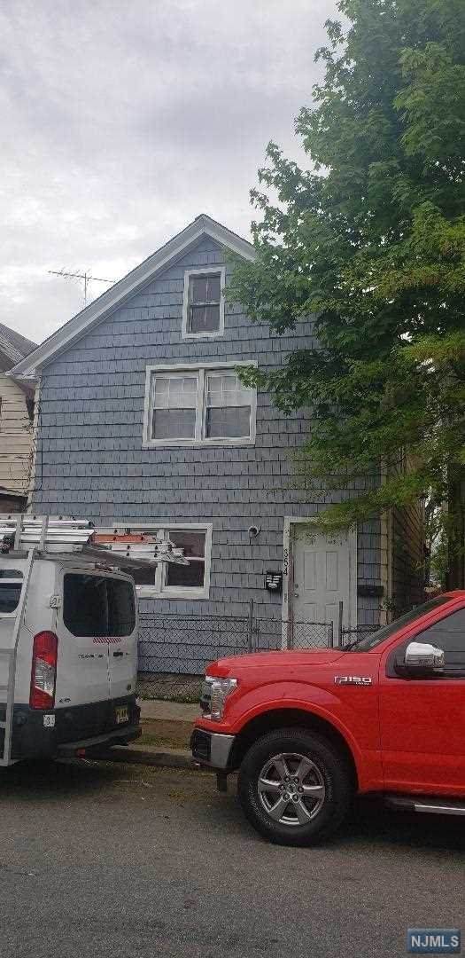 354 Henry Street - Photo 1