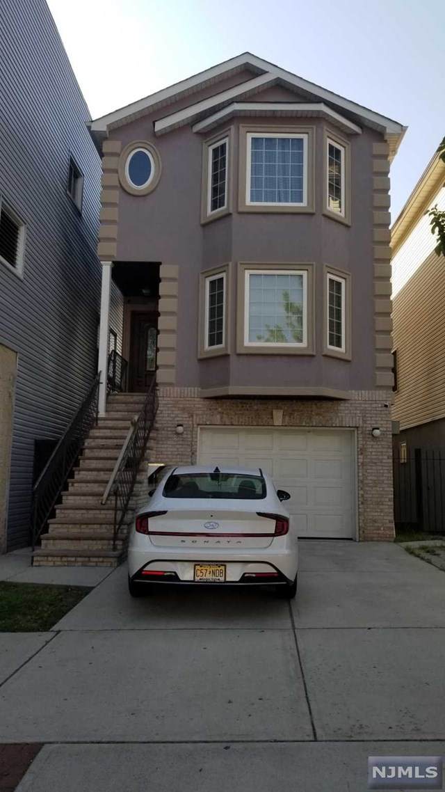 89 Kearny Avenue - Photo 1