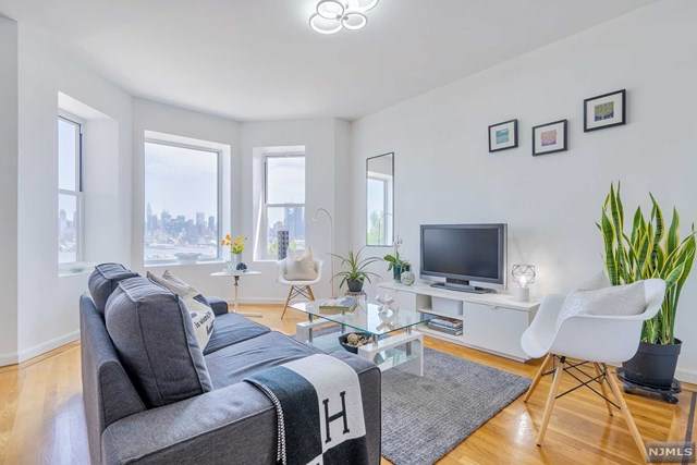 941 Boulevard East - Photo 1