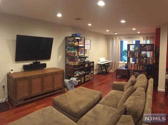 308 Passaic Avenue - Photo 1