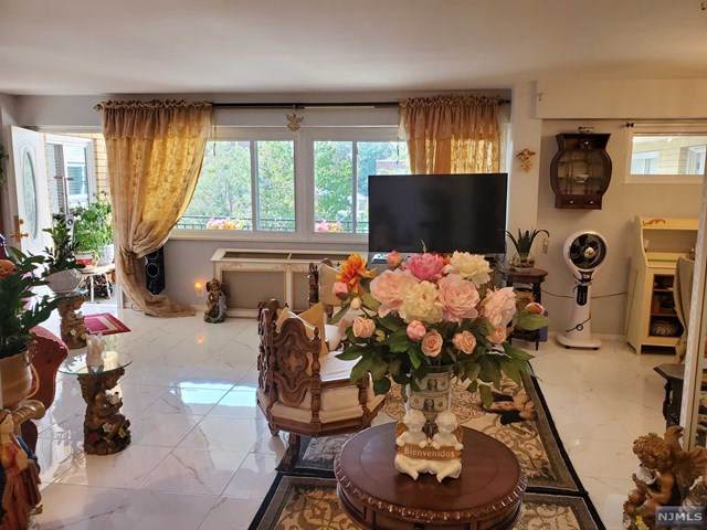 2185 Lemoine Avenue - Photo 1