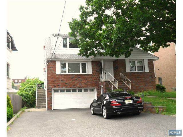 312 Hoym Street - Photo 1