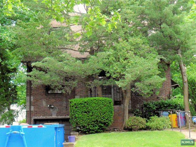715 Larch Avenue - Photo 1