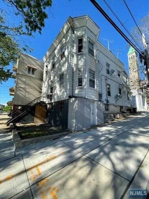 2 Skillman Avenue - Photo 1