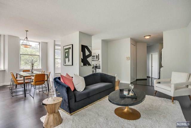 200 Grand Cove Way - Photo 1