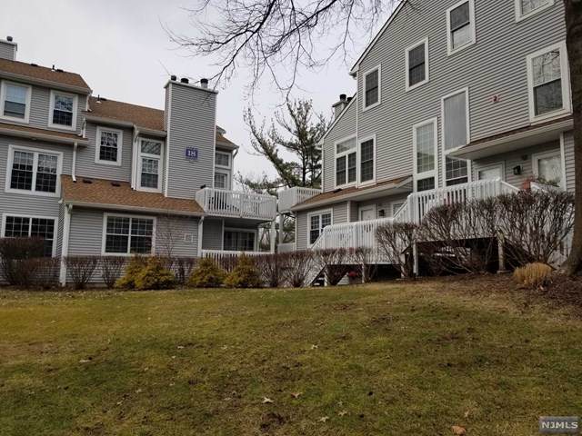 12 Regency Circle - Photo 1