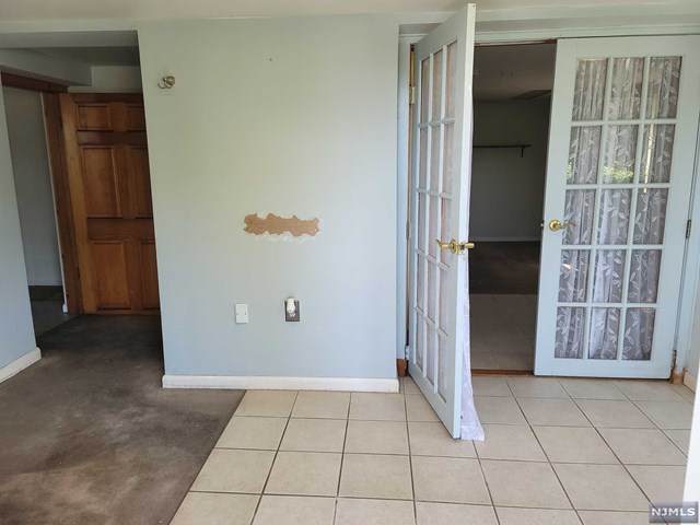 390 Hillsdale Avenue - Photo 1