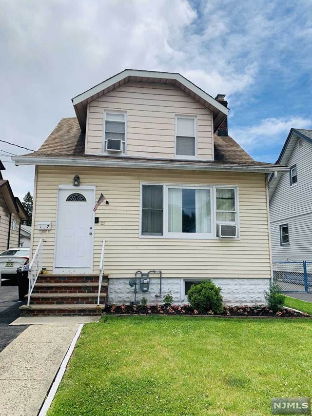 17 Civic Place - Photo 1