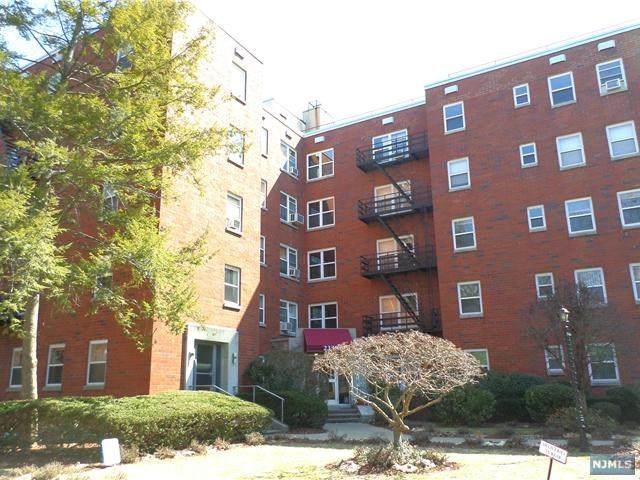 2330 Linwood Avenue - Photo 1