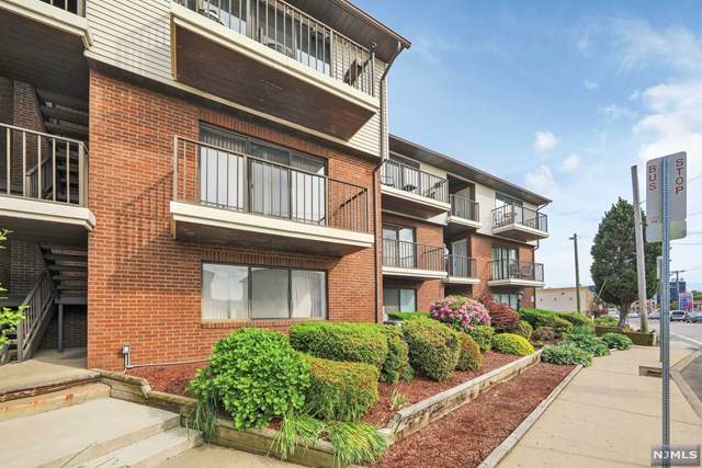 500 Riverside Avenue - Photo 1