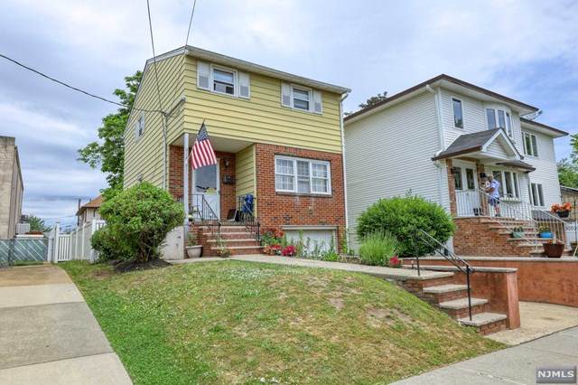 212 Canterbury Avenue - Photo 1