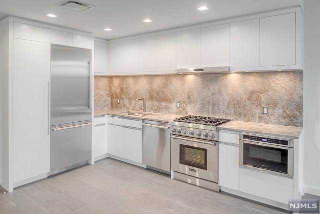 320 Adolphus Avenue - Photo 1