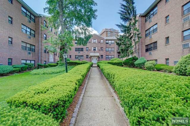216 Prospect Avenue - Photo 1