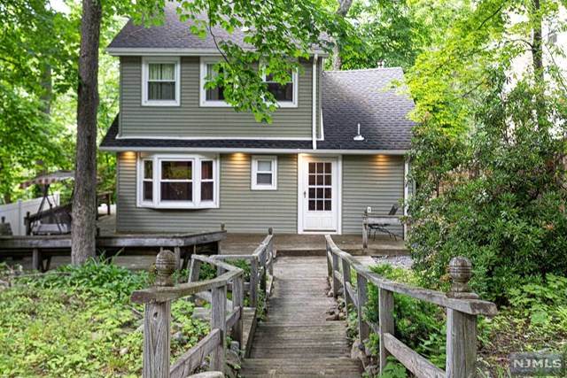 213 Skylands Road - Photo 1