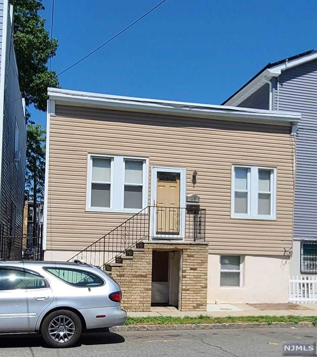 13 8th Street - Photo 1