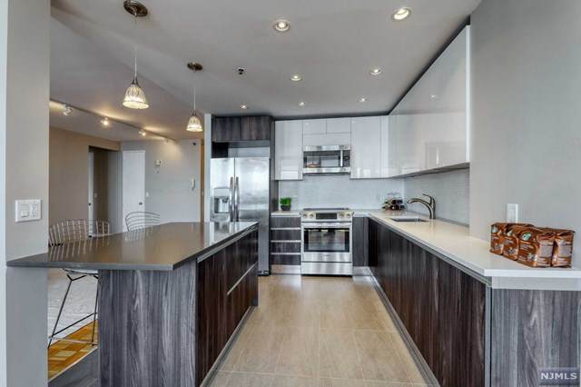 100 Carlyle Drive - Photo 1
