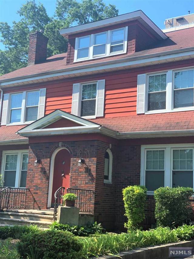 38-40 Custer Avenue - Photo 1