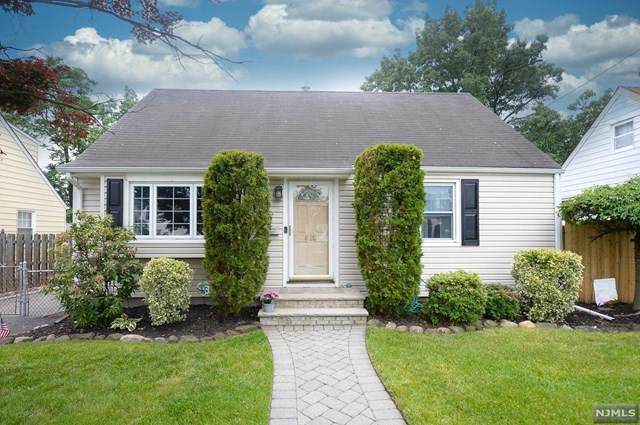 8-28 Mansfield Drive - Photo 1