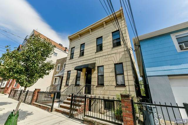 512 21st Street - Photo 1