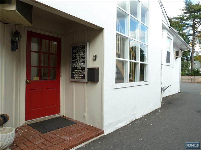 10 Sycamore Avenue - Photo 1