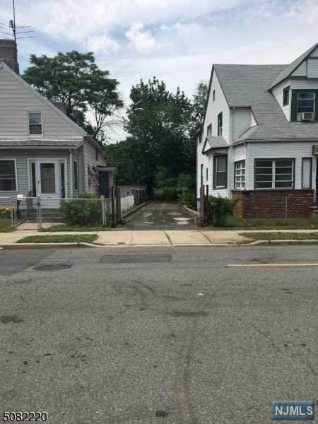 105 Clinton Street - Photo 1