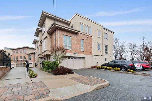 200 Laird Avenue - Photo 1