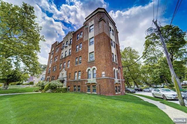 303 Hamilton Place - Photo 1