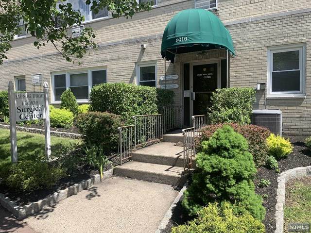 6010 Kennedy Boulevard - Photo 1