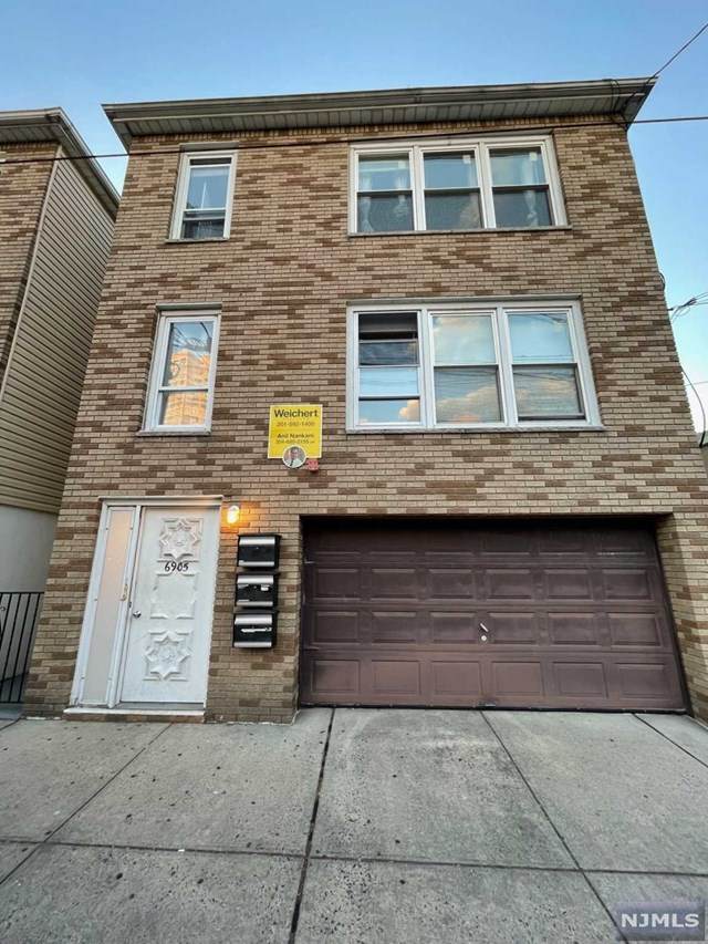 6905 Bellevue Avenue - Photo 1
