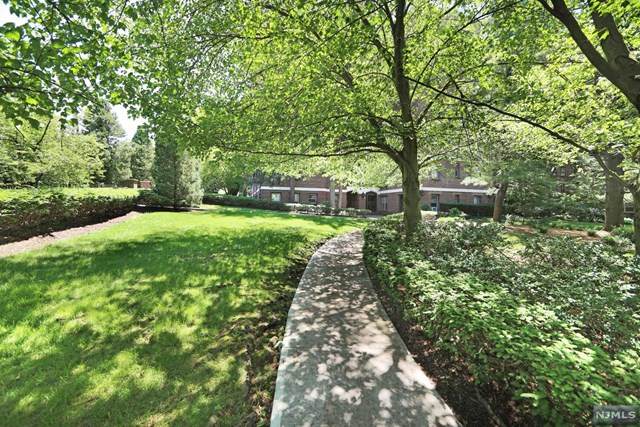 100 Palisade Avenue - Photo 1