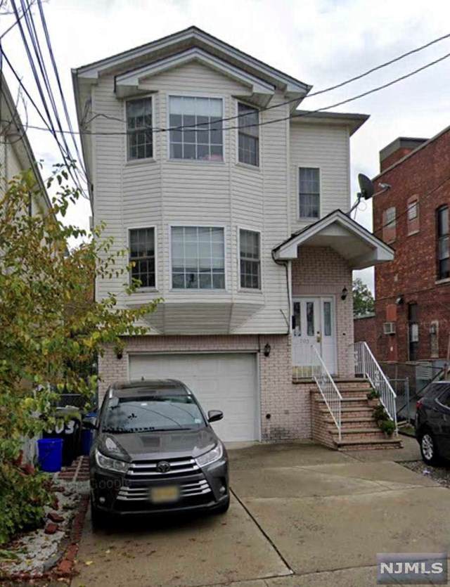 703 6th Street - Photo 1