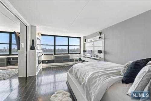 7004 Boulevard East - Photo 1
