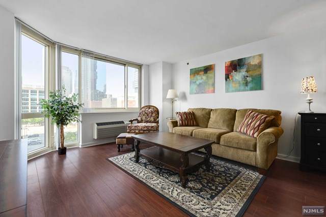 20 2nd Street - Photo 1