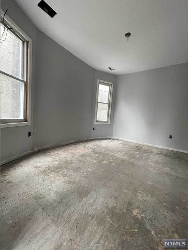 282 Lyons Avenue - Photo 1
