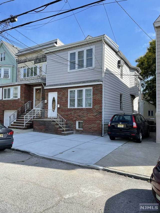 13 50th Street - Photo 1