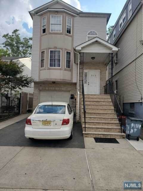 312 Pine Street - Photo 1