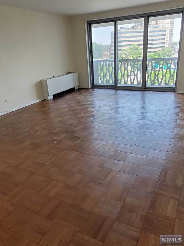 2100 Linwood Avenue - Photo 1